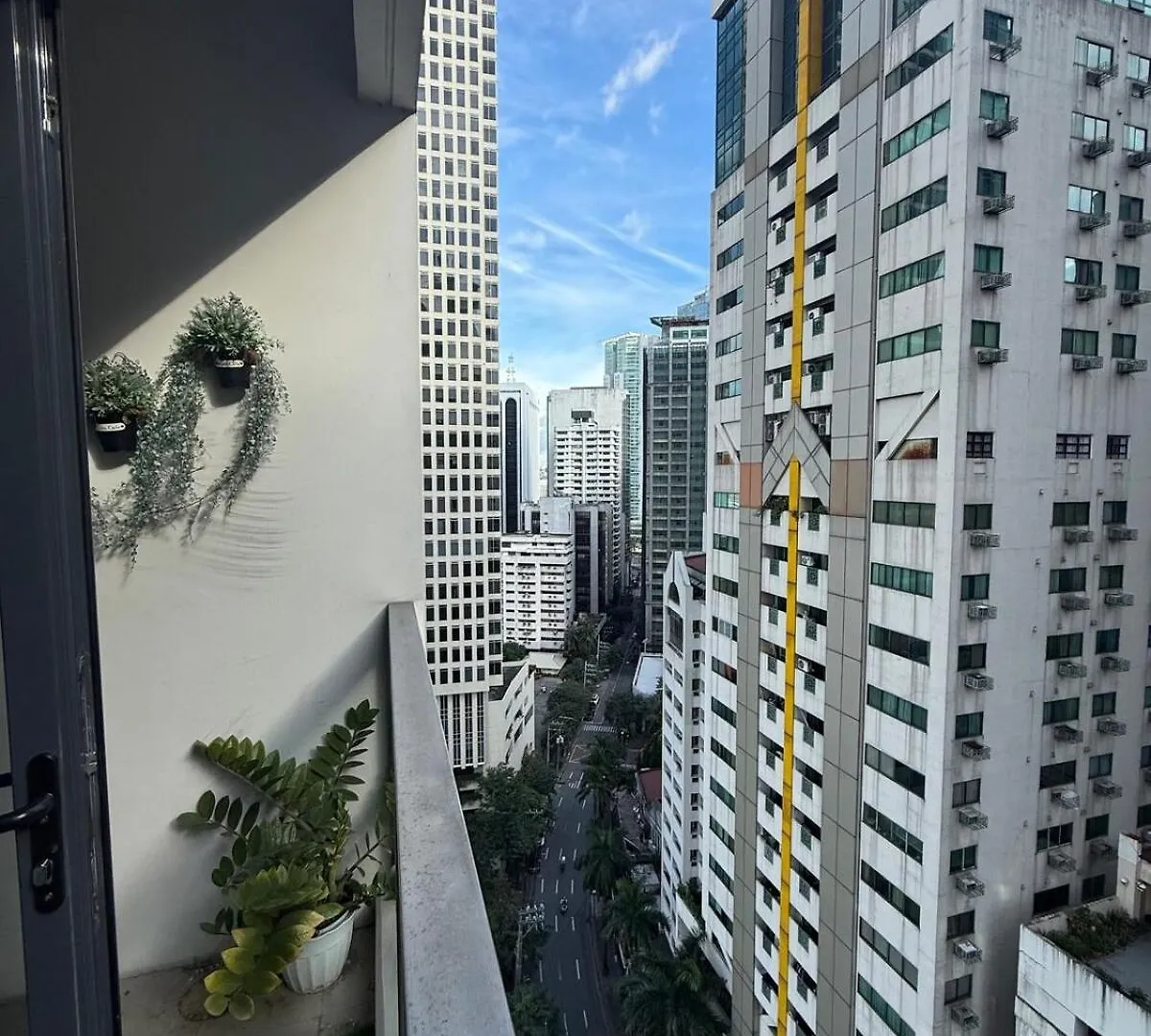 Apartment Luxurious Studio Unit In Salcedo Manila Philippines
