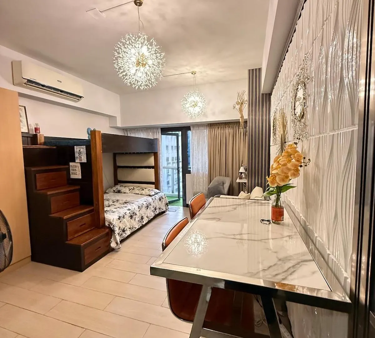 Apartment Luxurious Studio Unit In Salcedo Manila